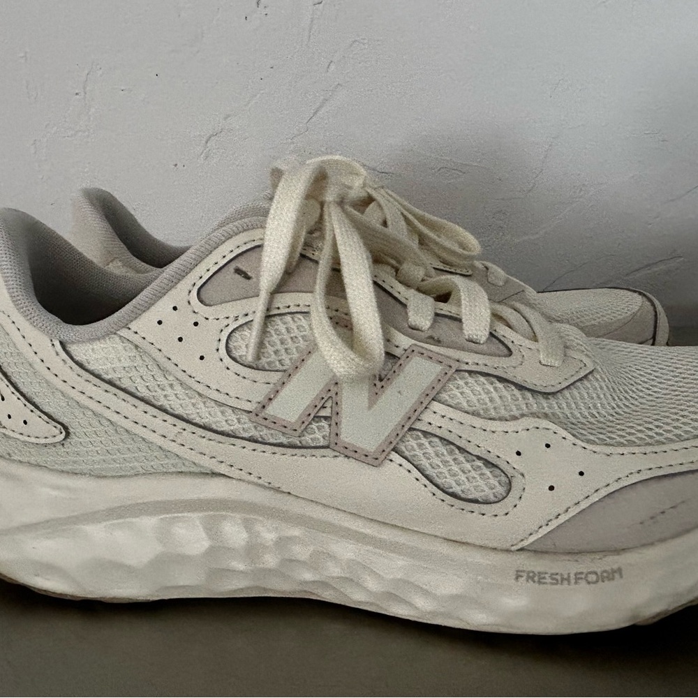 New Balance Women's Fresh Foam Arishi Sneakers Size 10.5